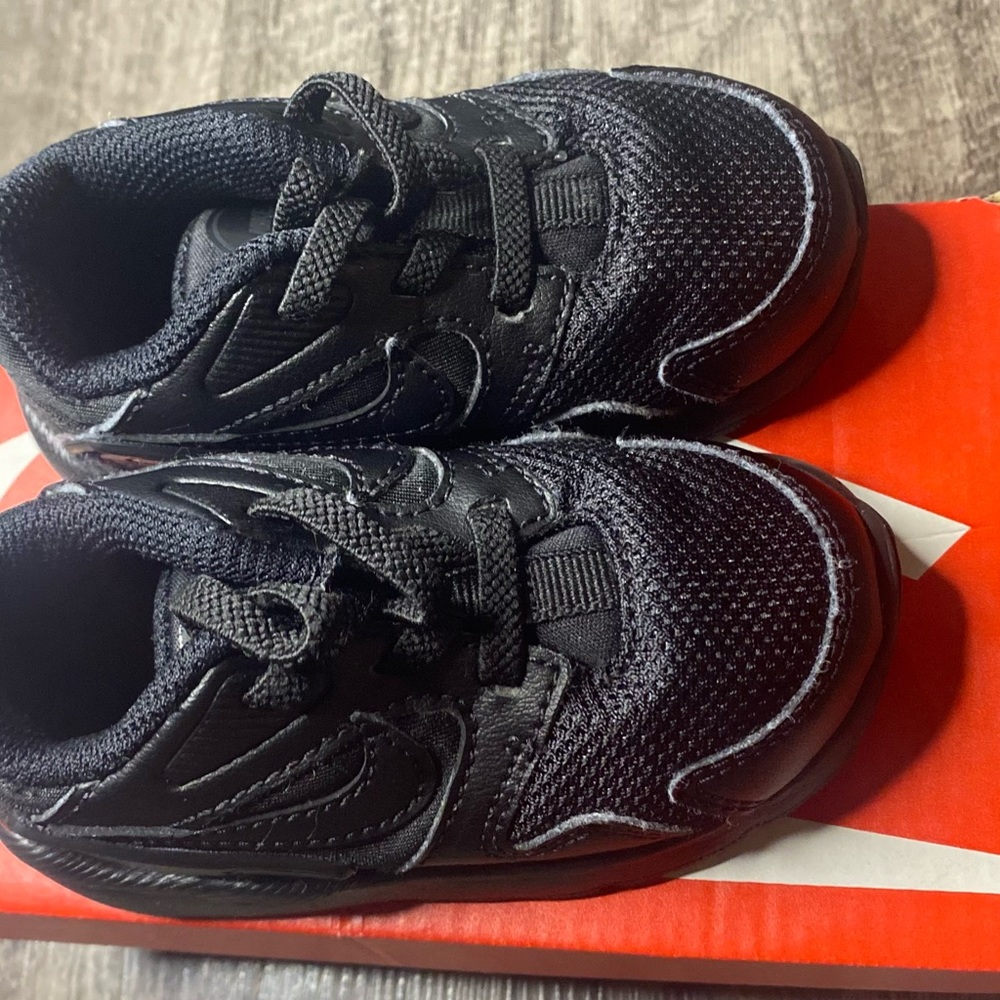 Toddler boy Nike shoes Size 5C 2 pair available